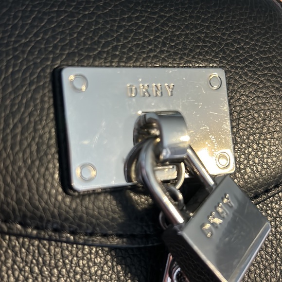 cross body purse by DKNY - Picture 10 of 12